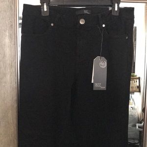 Ladies new black flair jeans! Size 14